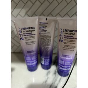 Giovanni 2chic Ultra Repair Shampoo with Blackberry & Coconut Milk 8.5 oz Liquid